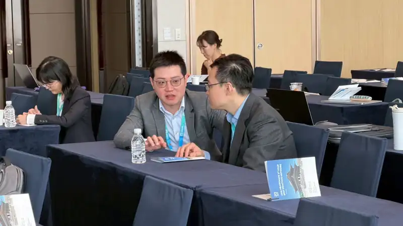 國際心臟外科會議討論場景